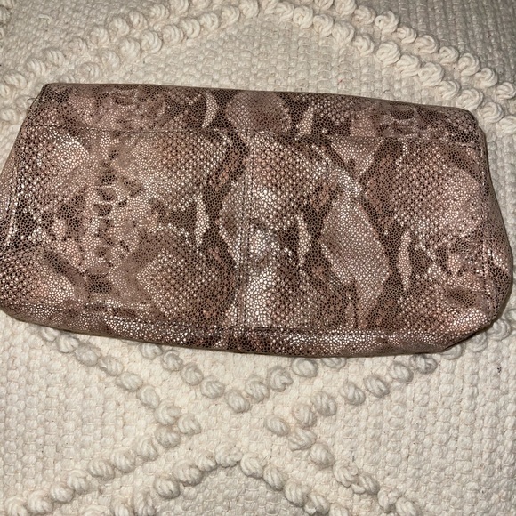 Women’s Vince Camuto clutch - Picture 3 of 5